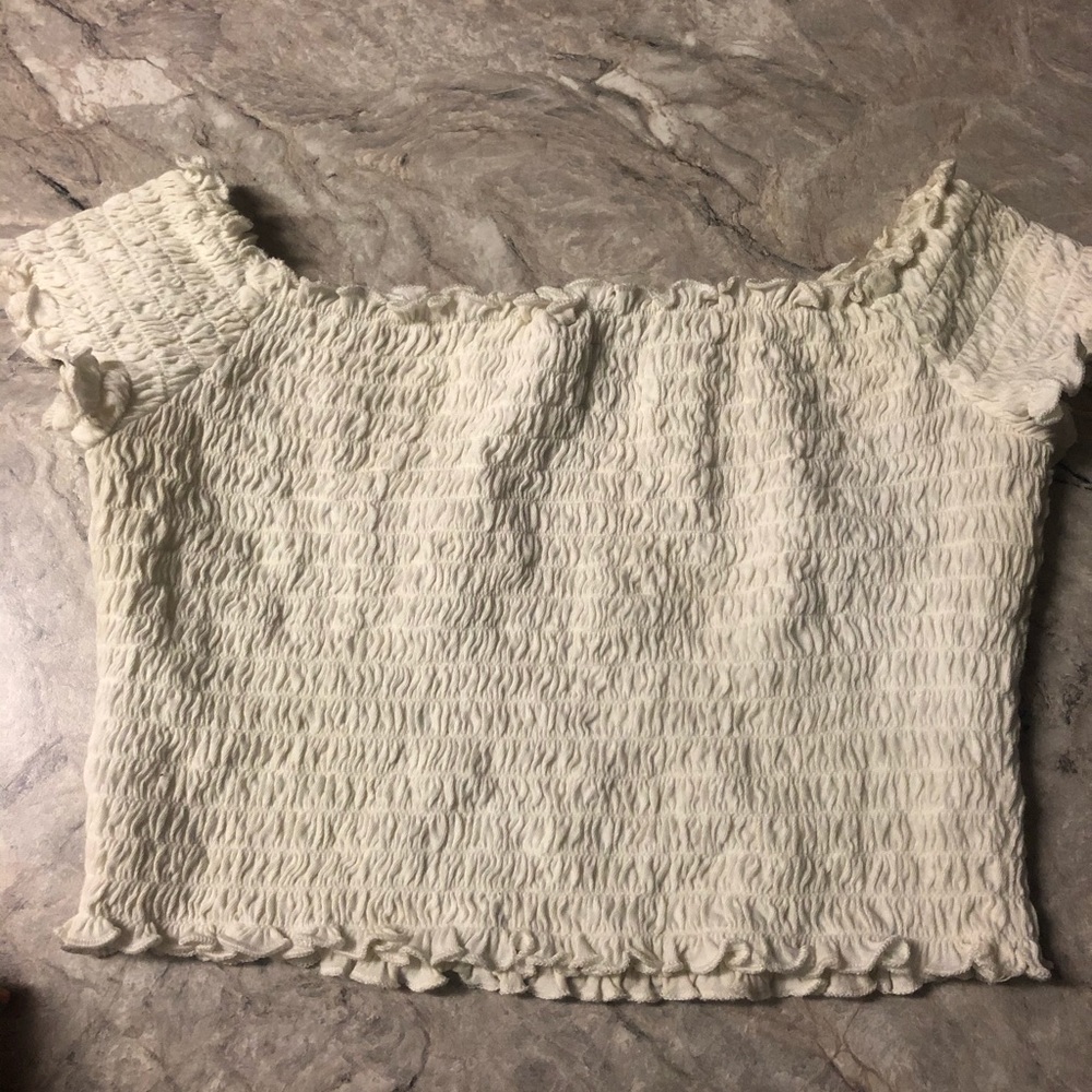 3/$25 ❤️ Rouched white crop top